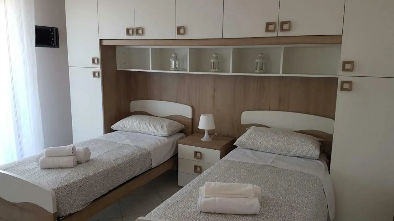 DOMUS MARIS Viserba 100 mt da Spiagge e Centro, FIERA Rimini a 5 Min TECNA 2022 SIGEP 2023 BB TECH Beer&Food