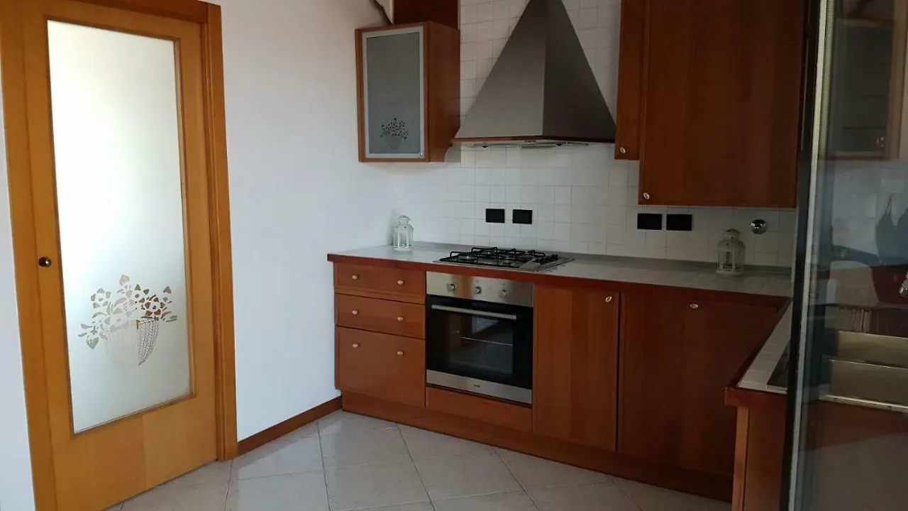 Apartment Domus Maris Viserba: Beachfront Stay Near Rimini Fairgrounds