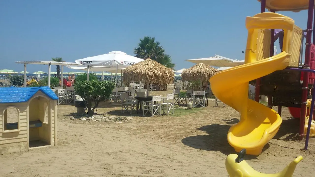 Domus Maris Viserba: Beachfront Stay Near Rimini Fairgrounds